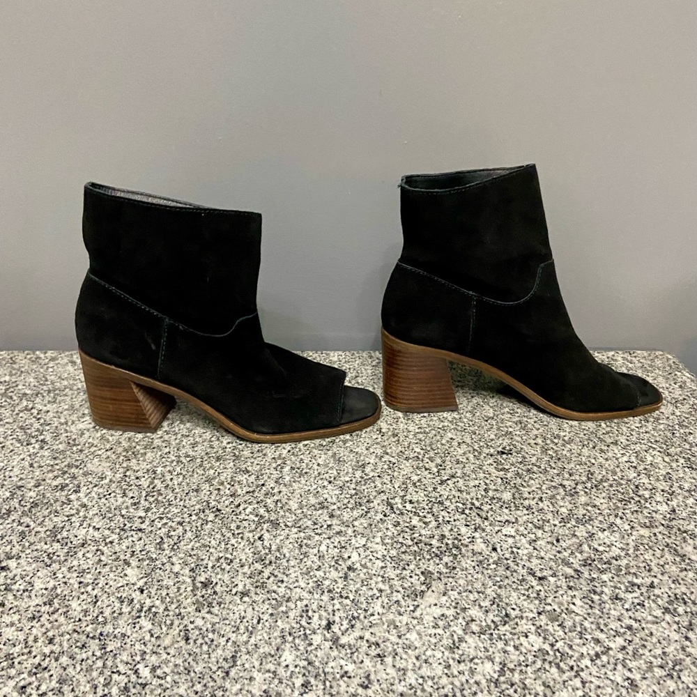 Lucky Brand Black Heeled Boots - Picture 3 of 17